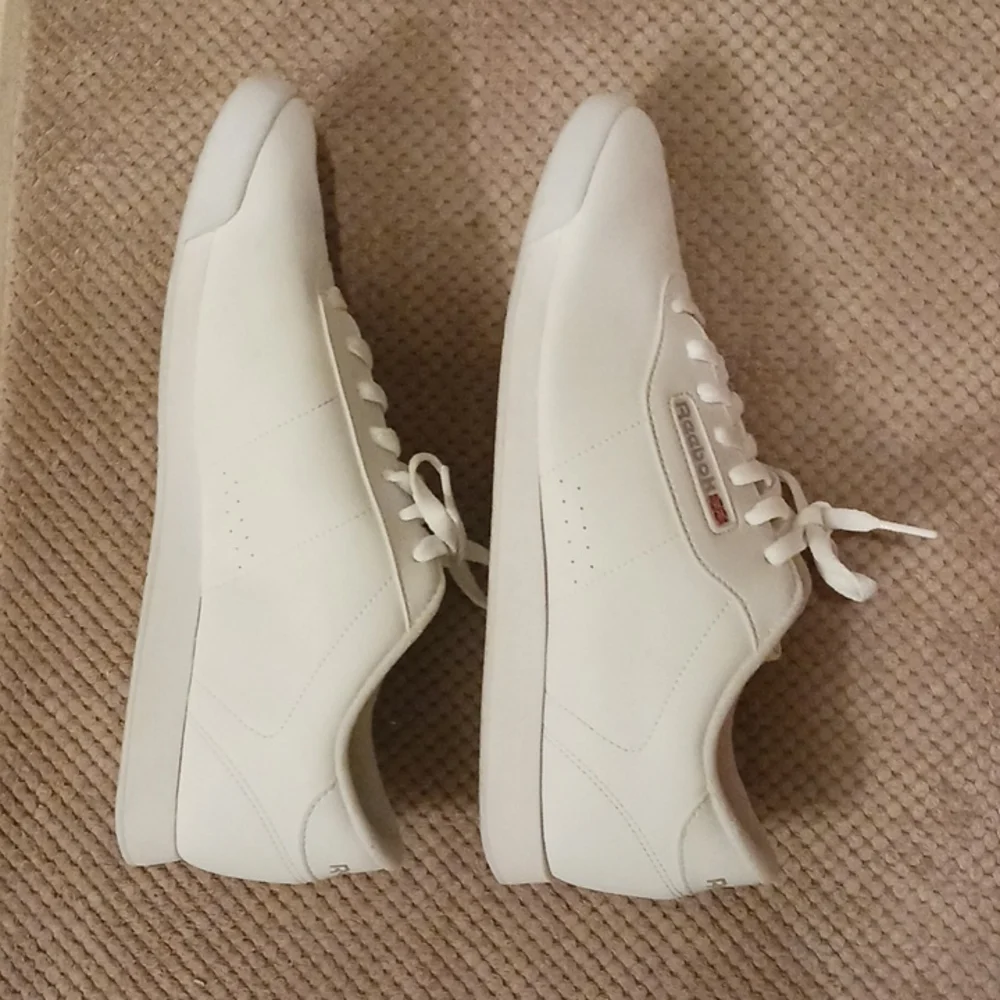 Classic Reeboks - Picture 3 of 5